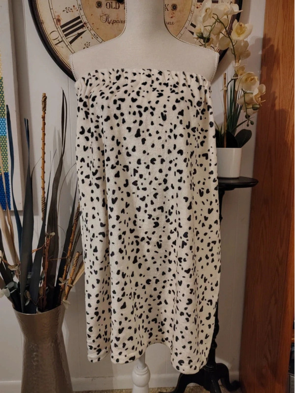 Body Towel Black & White Dalmatian Print Shower Wrap | S/M